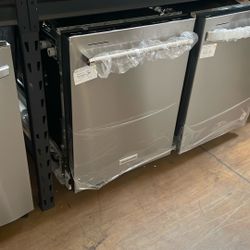 Stainless Steel 24 Inch DW Kitchen Aid With Handle 