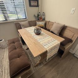 MOVING SALE ~ Beautiful Nook Farmhouse Dining Set (used)