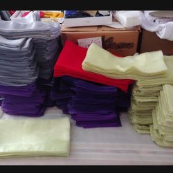 Tablecloths 4 Sale READ Details Bellow FOR SIZE & PRICES PLEASE.