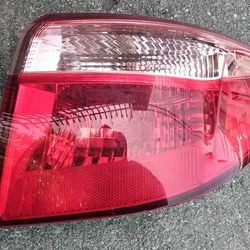 TOYOTA COROLLA TAIL LIGHT LAMP RIGHT PASSENGER OUTER 2014 2015 2016