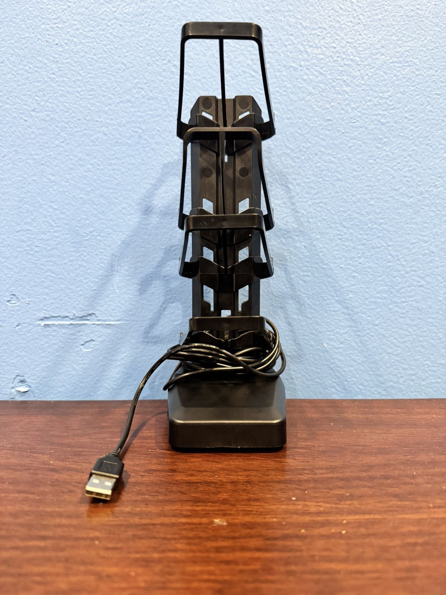 Gaming Controller Holder with 4 USB Ports