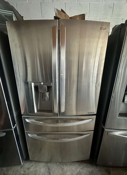 LG 4‑Door French Door Fridge – Stainless, Ice/Water Dispenser