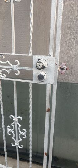 Metal gates 40” with frame and locks