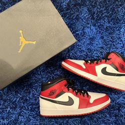 Nike Air Jordan 1 Mid Chicago Bred Red Black  White Shoes 554724-173 Size 13 NEW