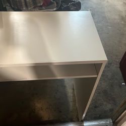 White Desk 