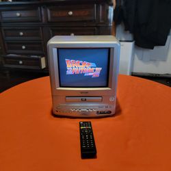 Samsui CRT Portable 9" TV/DVD/Gaming With Remote And 12V DC Car Port