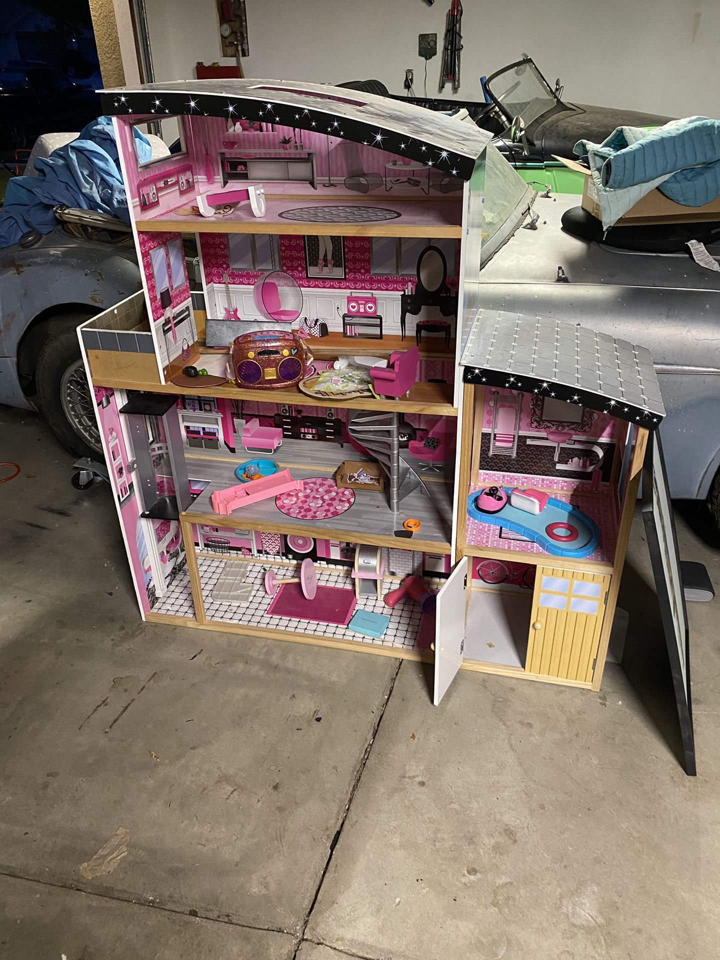 Doll house 