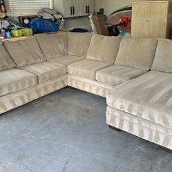 Sectional Couch Sofa  *Delivery!*