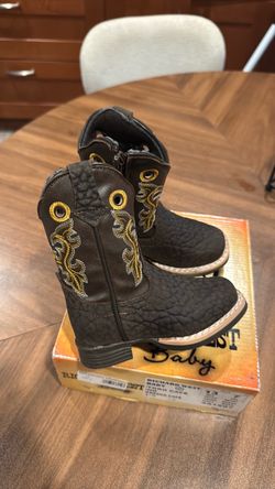 Baby boots size 6