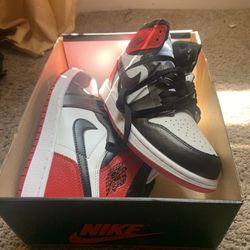 Air Jordan 1 Retro High OG Black Toe