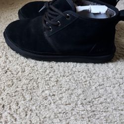 Black Uggs boots size 9 in men’s