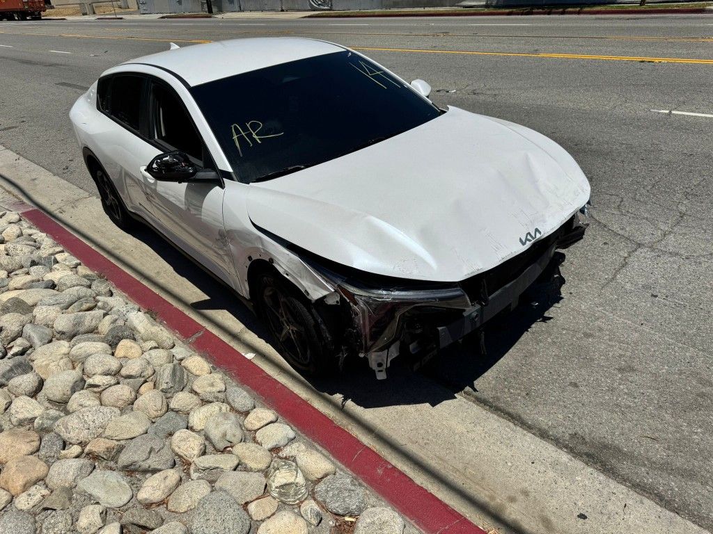 2025 Kia K4 Crashed!