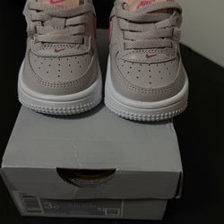 Nike Baby Shoes Size 3C – White, Grey & Pink – Barely Worn