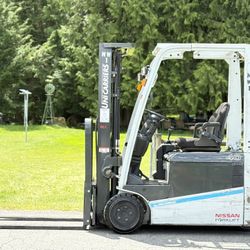 Forklift Nissan Electric 4,000 lb Capacity 