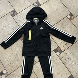 NWT Adidas boys 2pcs set size 5