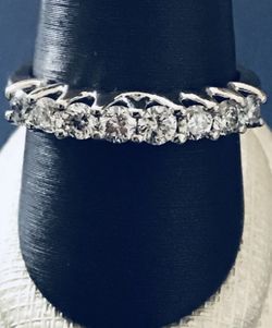 One Carats t.w Diamond Wedding Band , 8 Diamonds, 14K WG (H-I/I1)