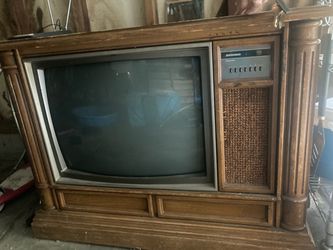 80s Vintage crt SYLVANIA television