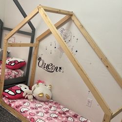 Twin Size House Bed Platform / Roof Metal Floor 