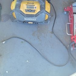 Dewalt Bluetooth Speaker 