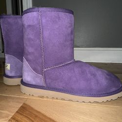 Uggs Big Kid Size 5 