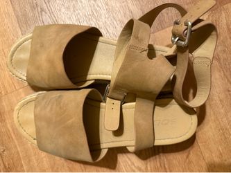 Women’s Tan Summer Sandals – Size 11