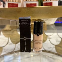 Armani Beauty  Mini Luminous Silk Natural Glow Foundation💕