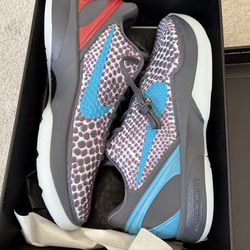 New size 10. Kobe 6. 90623