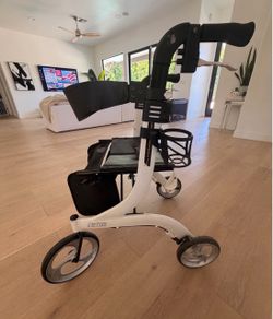Drive Nitro Rotating Walker