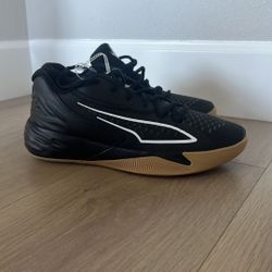 NWT Puma Sneakers 