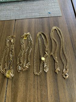 Cadenas enchapadas en oro de 14ks quiero 110 dólares por las cuatro