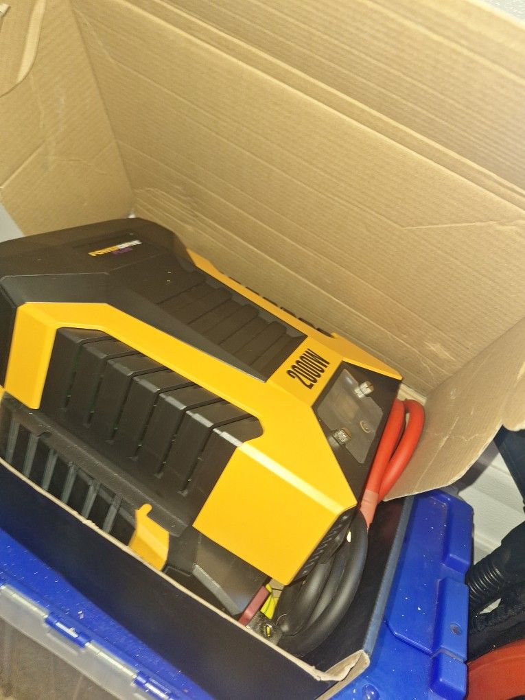 Powerdrive , 2000 W Power Inverter.