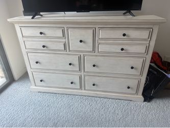 7-Drawer Dresser