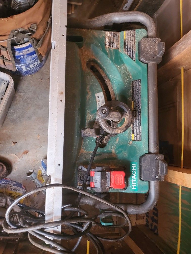 Hitachi Table Saw. Like New .works Good.