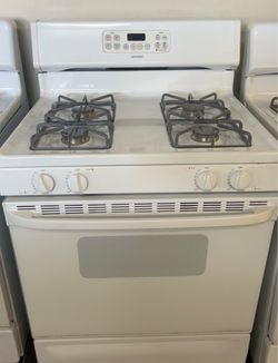🔥 Hotpoint 30” Gas Range – White – $380