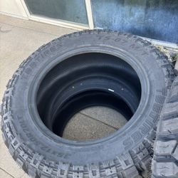 4 Tires 35x12.50-20 $770