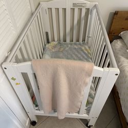 Foldable Baby Crib