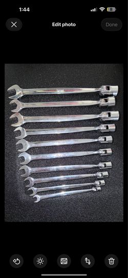 Slightly used flex-head socket wrench set in excellent condition