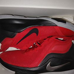 Nike Lebron WITNESS II EP 'University Red Size 7M 8.5W (make an offer)