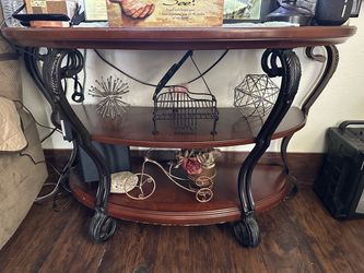 Entry table and side table