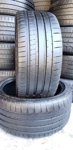 Two 225/40/18 MICHELIN PILOT SUPER SPORT 99% TREAD TIRES