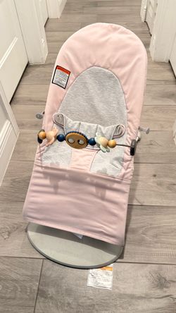 BabyBjörn Baby Bouncer with Toy Bar