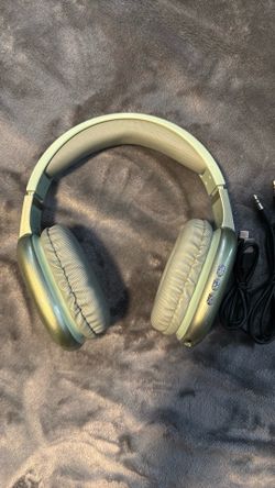 Gabba Goods Wireless Over Ear Bluetooth Headphones with Microphone