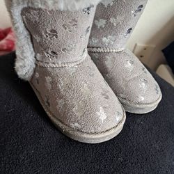 Boots Size 9