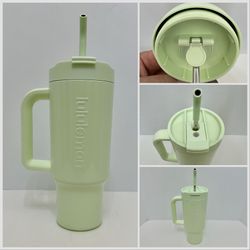 Lululemon 40oz Insulated Tumbler in Matcha  Magic Green