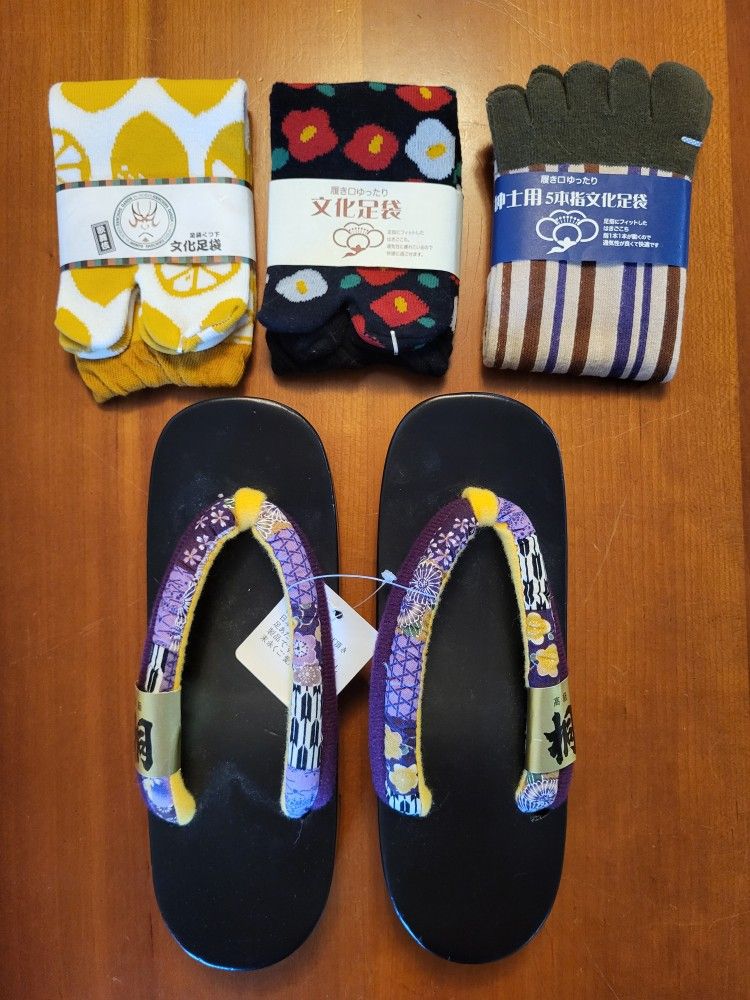 NEW Japan sandals and socks