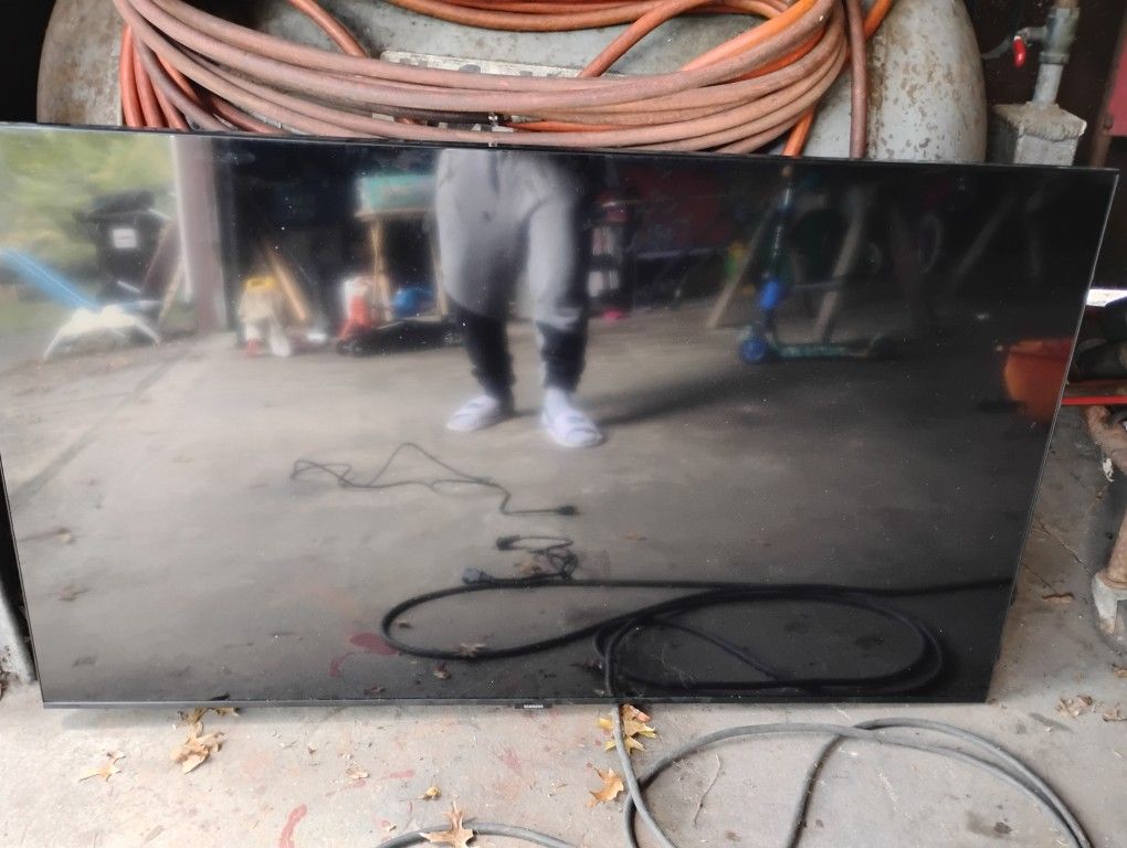 Samsung 43 Inch TV Used Works When Took It Out Need Your Own Power Cord. 43 Inch Asking For 75