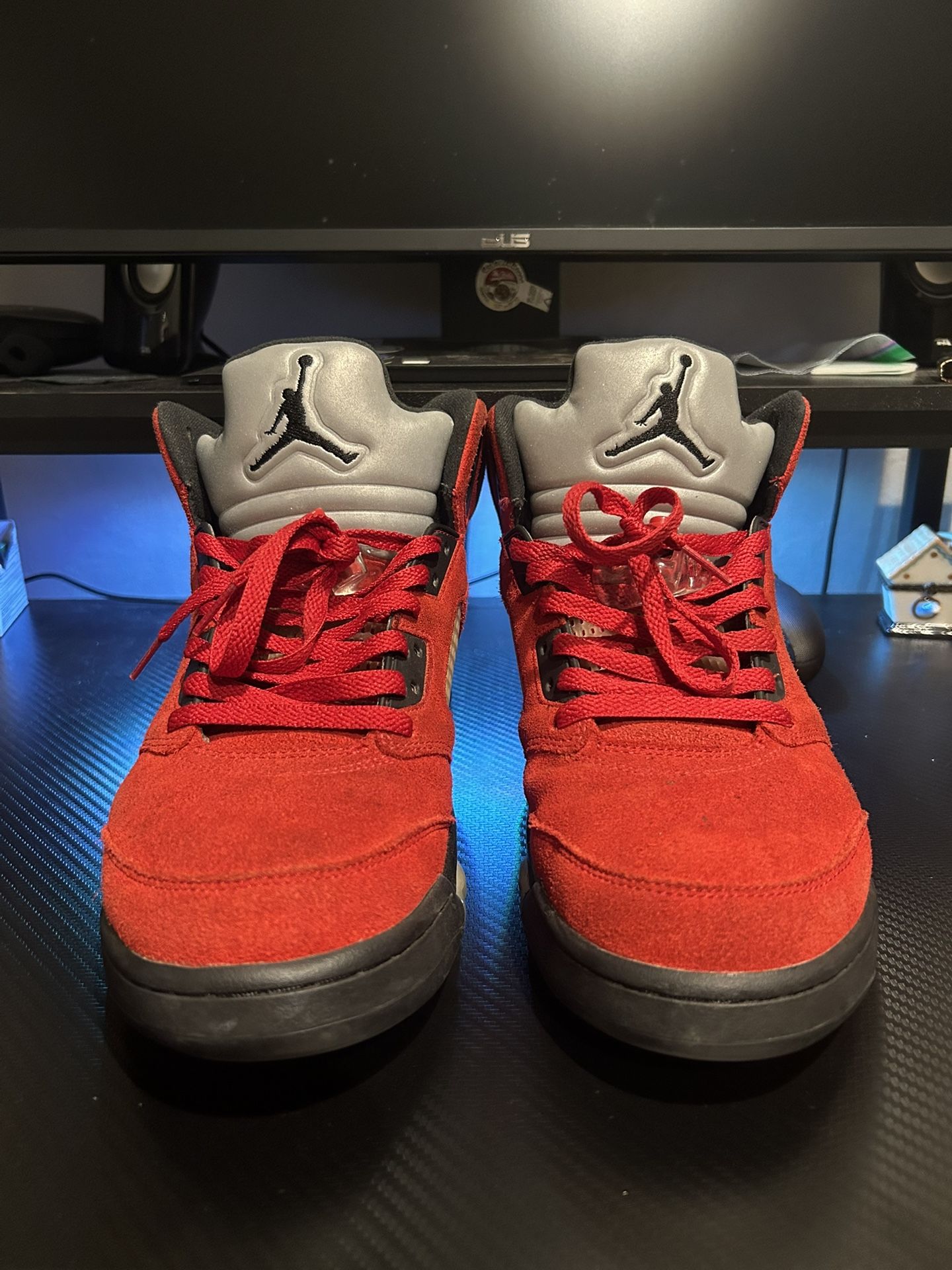 Raging Bull Jordan 5’s No Box