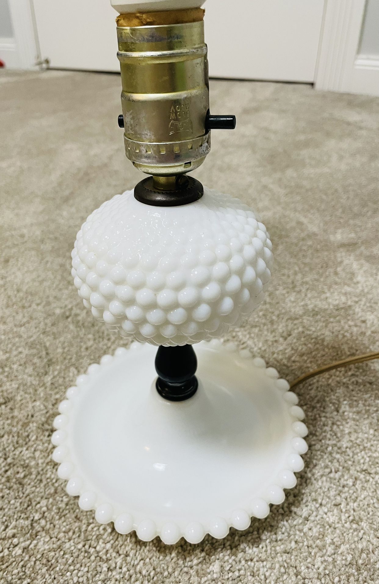 Vintage Fenton White Milk Glass Hobnail Lamp