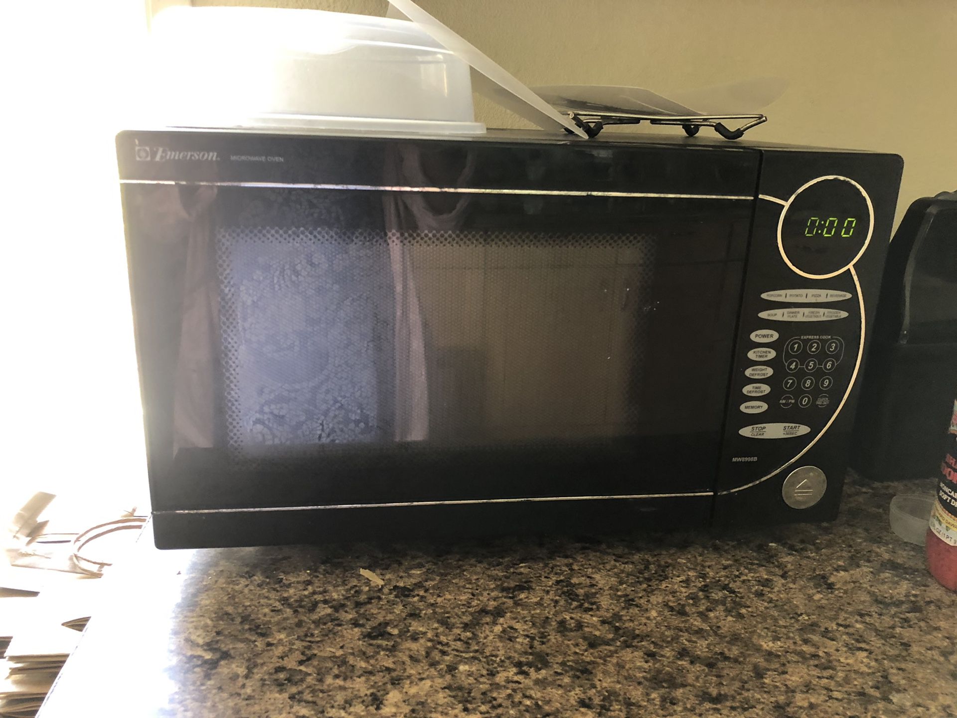 Emerson microwave, works great