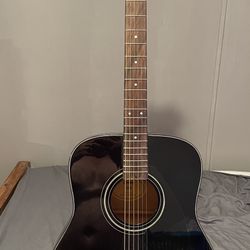 Yamaha F335 Acoustic Guitar 